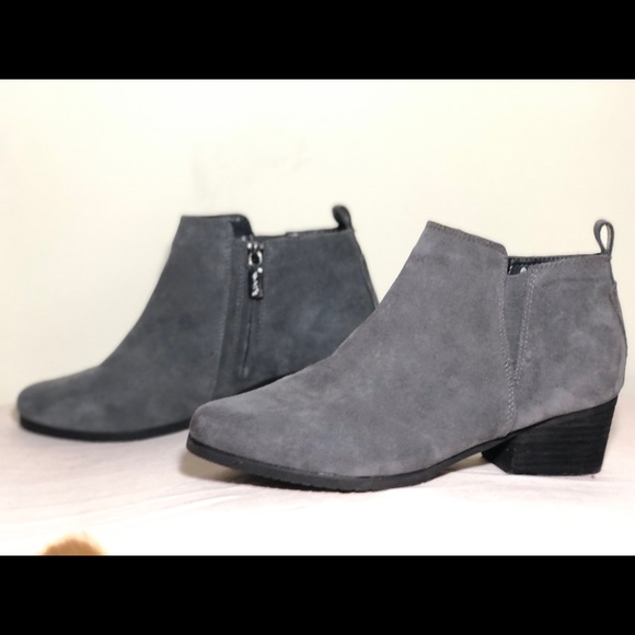 Blondo Waterproof Gray Leather Suede Zip Up Bootie - Picture 1 of 4